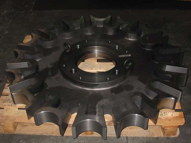 Ruota o corona dentata in lavorazione meccanica pesante